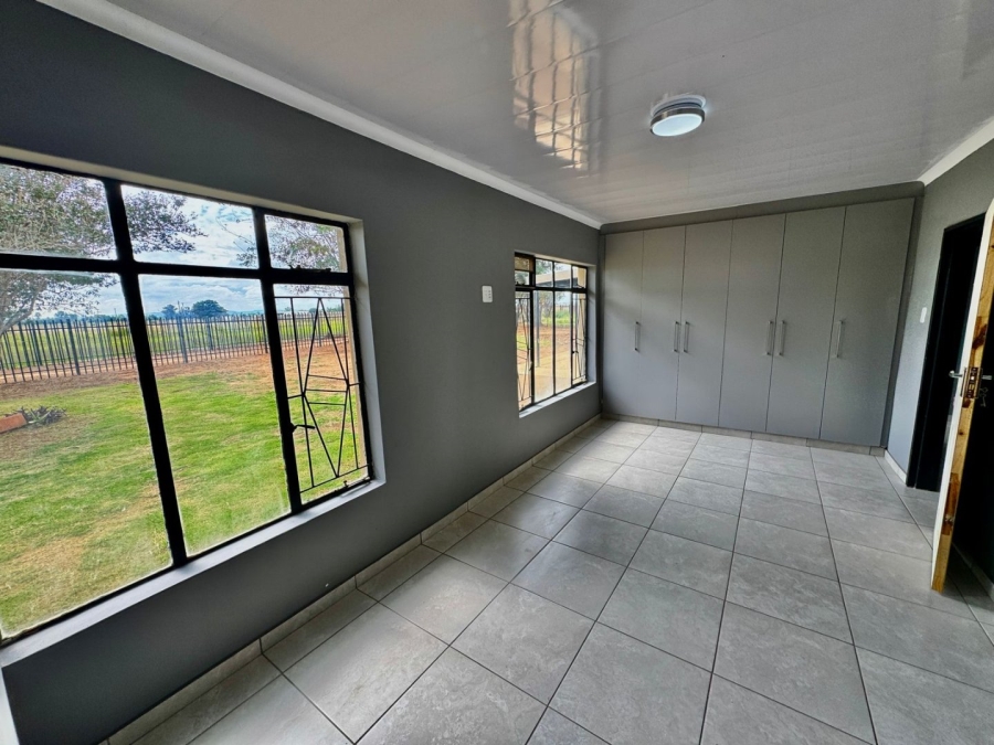 To Let Commercial Property for Rent in Wilgeboom A H North West